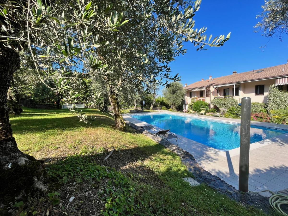 Residenza Riviera Degli Olivi Apartment Torri Del Benaco Exterior photo