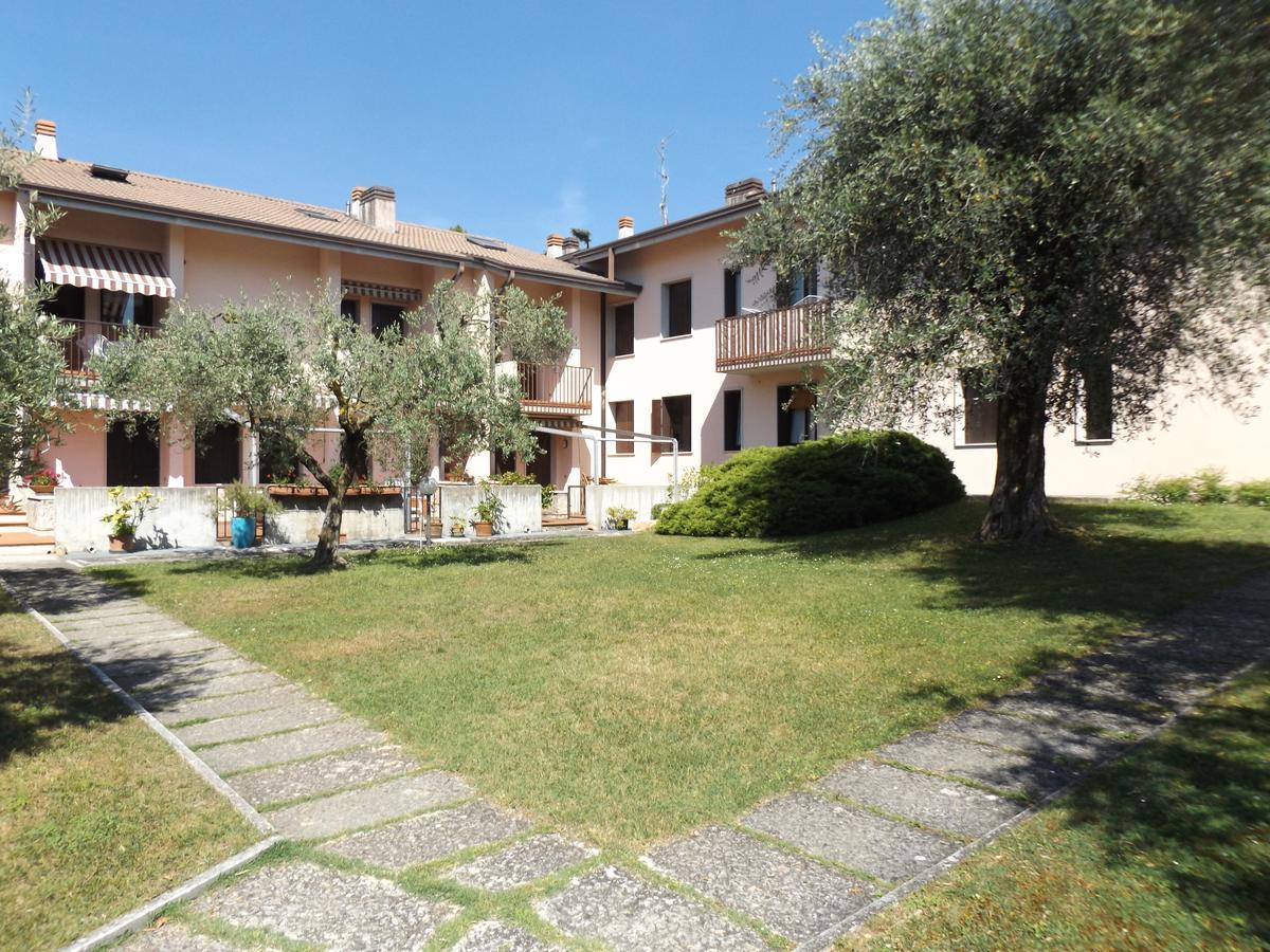 Residenza Riviera Degli Olivi Apartment Torri Del Benaco Exterior photo
